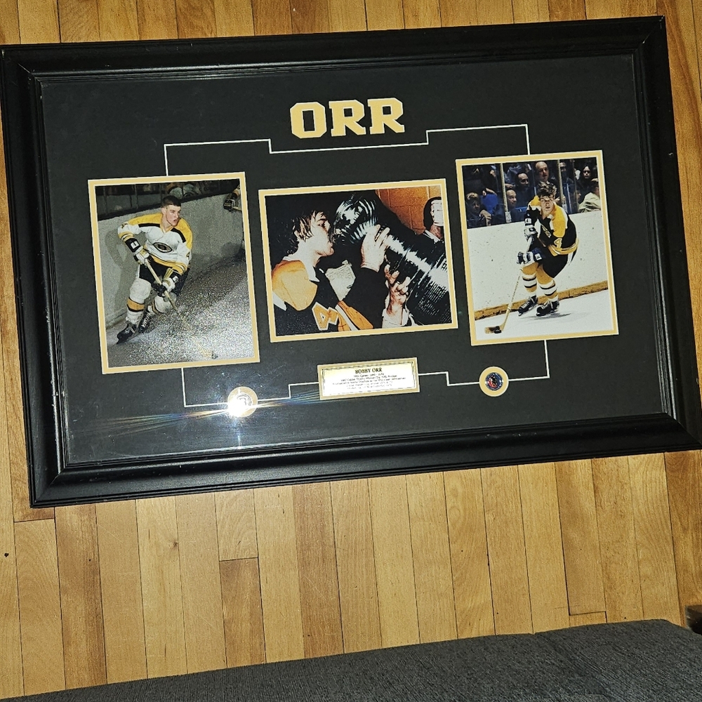 BOBBY ORR  MEMORABILIA (VINTAGE)